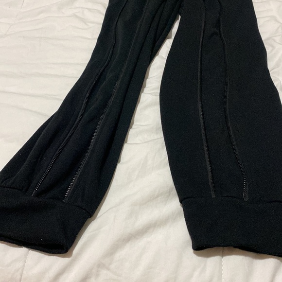 NWT mens sovereign code joggers with zipper detail and faux leather pocket - Picture 2 of 5